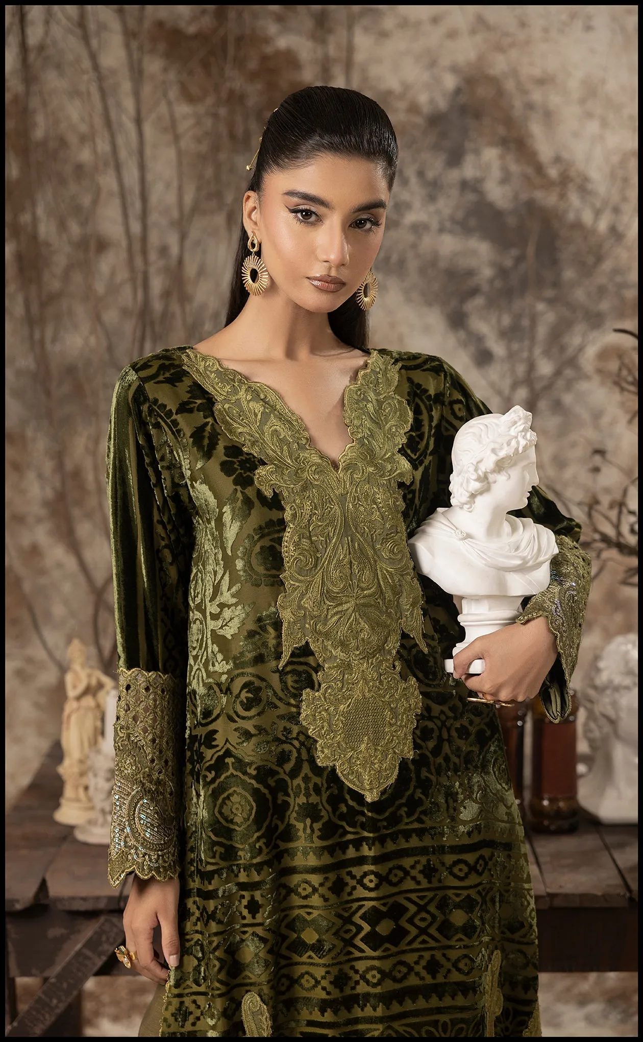 A Velvet Affair'24 - Olive opulence