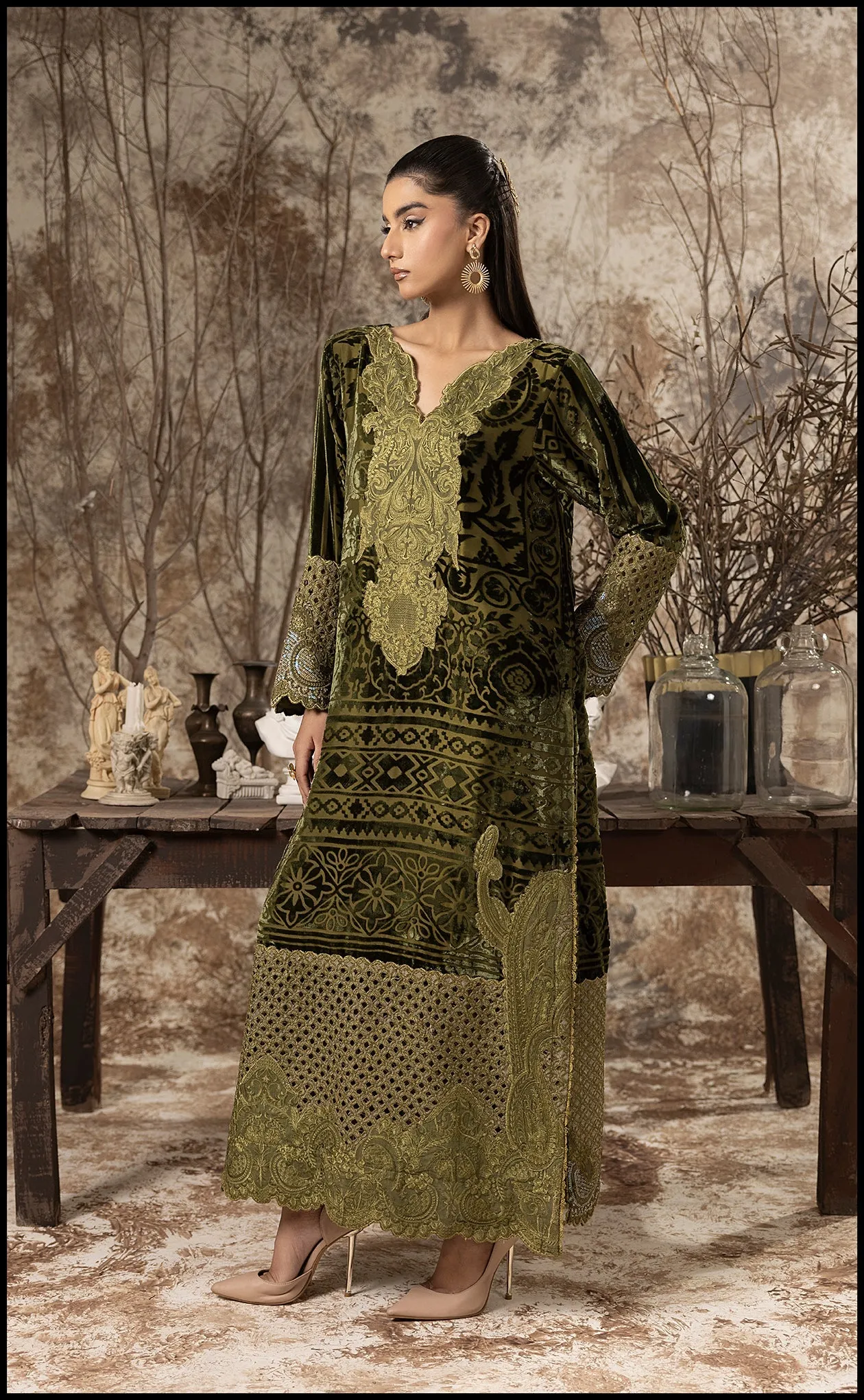 A Velvet Affair'24 - Olive opulence