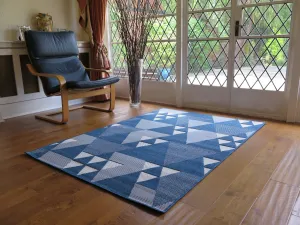 Geometric Triangle Pattern Area Rug (Blue/Cream, 120x170cm)